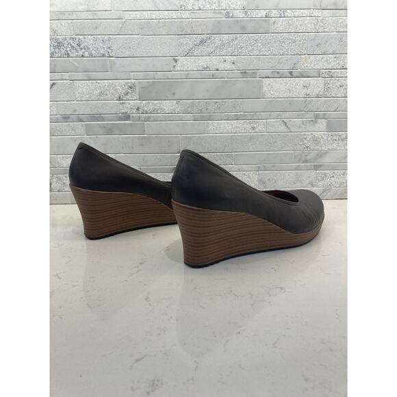 Crocs A-Leigh Closed Toe Wedge Brown Comfort Shoes Women's Size 7.5 READ - Picture 1 of 9